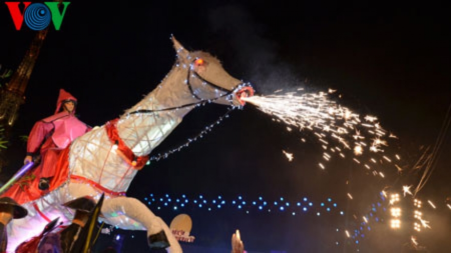Giant lantern parade celebrating Full-Moon Festival 