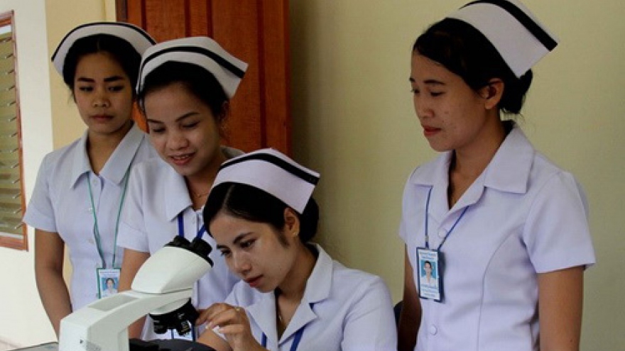 VINACHEM helps Laos build health clinic 