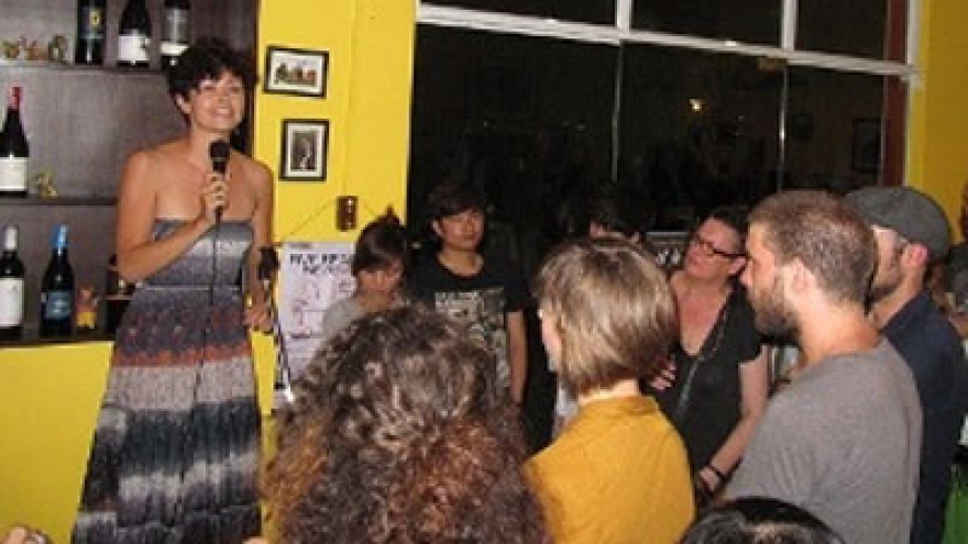Hanoi Storytelling Slam helps poor children