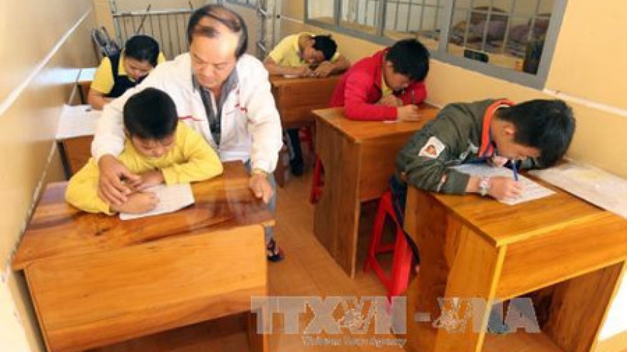 
        Dealing with AO/dioxin effects in Vietnam
                              