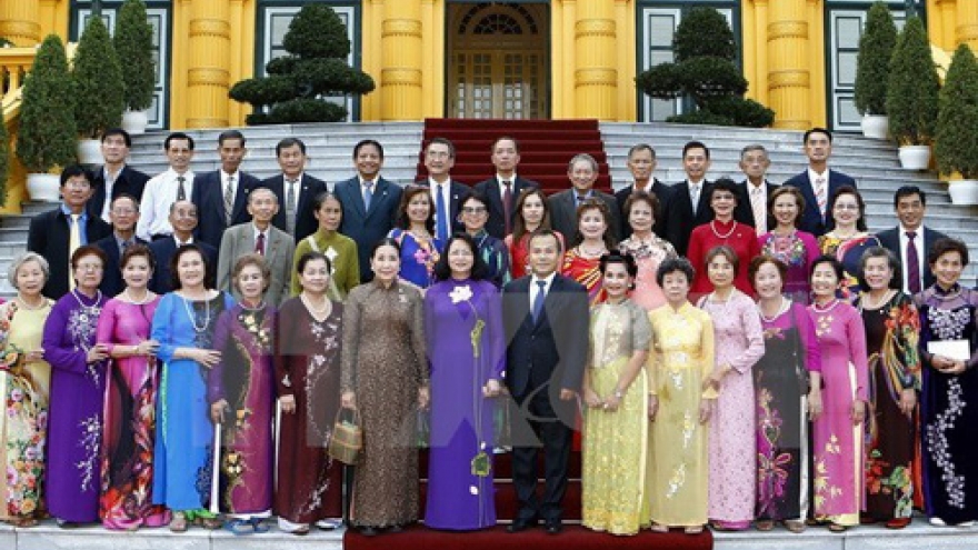 Vice President welcomes overseas Vietnamese teachers