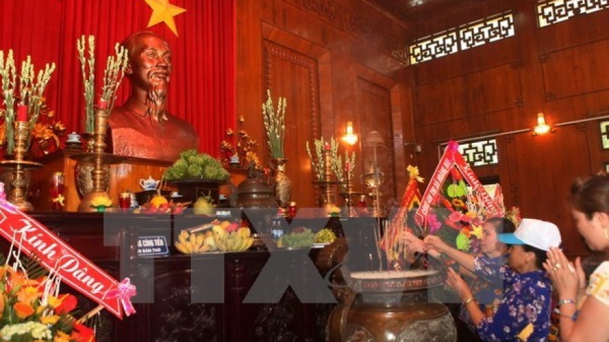 Sen village festival marks President Ho Chi Minh’s birthday