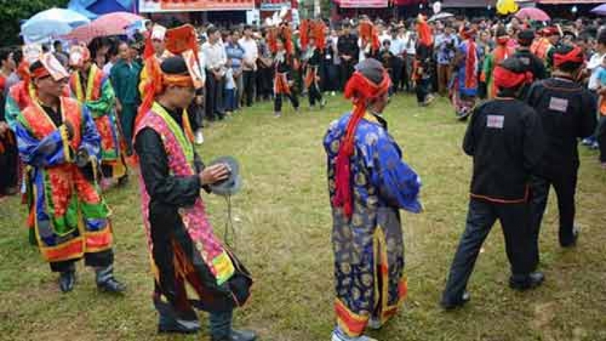 
        Sa Pa promotes Red Dao community’s maturity ritual
                              