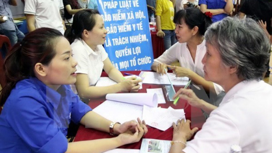 
        Vietnam focuses on expanding social insurance coverage
                              