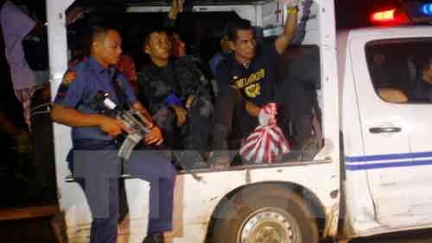 Abu Sayyaf frees one Filipino hostage