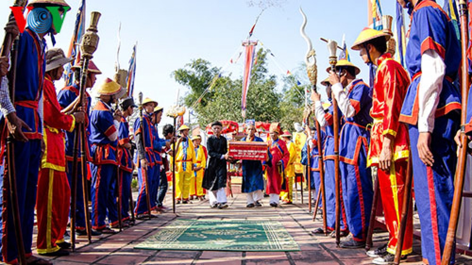 Tuy Loan communal house festival