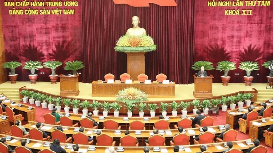 Officials, Party members make political commitments to people