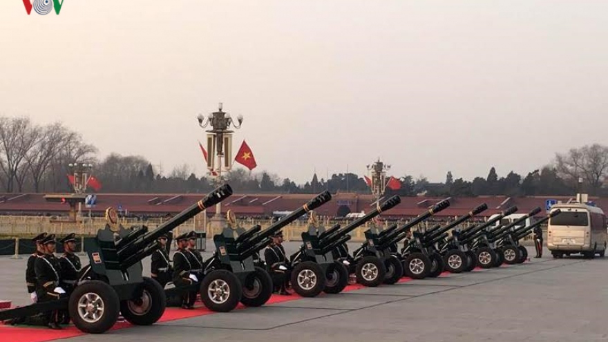 China welcomes Vietnamese Party leader with 21-gun salute