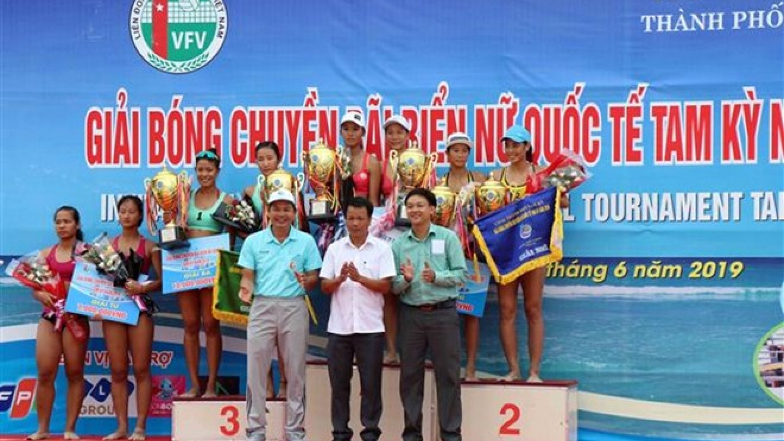 Tam Ky team triumphs at int’l women’s beach volleyball tourney