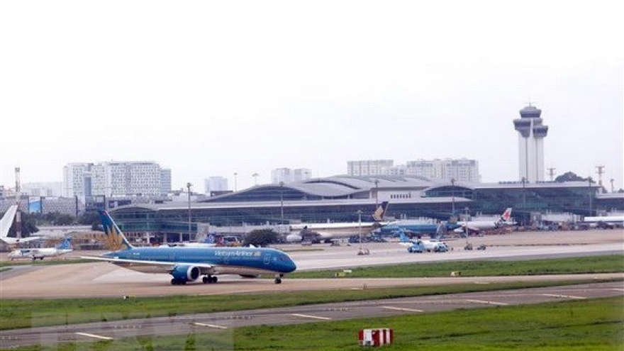 Tan Son Nhat int’l airport works to better serve passengers during Tet