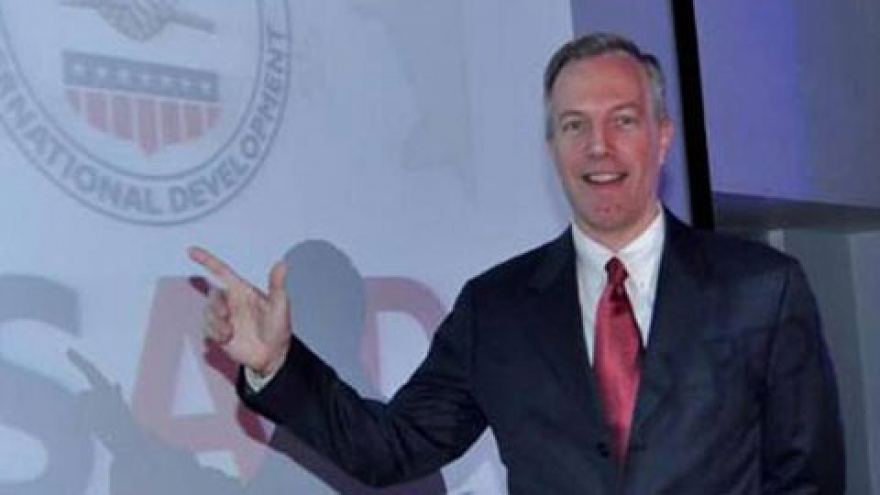 
        US Ambassador Ted Osius says “xin chao Vietnam”
                              