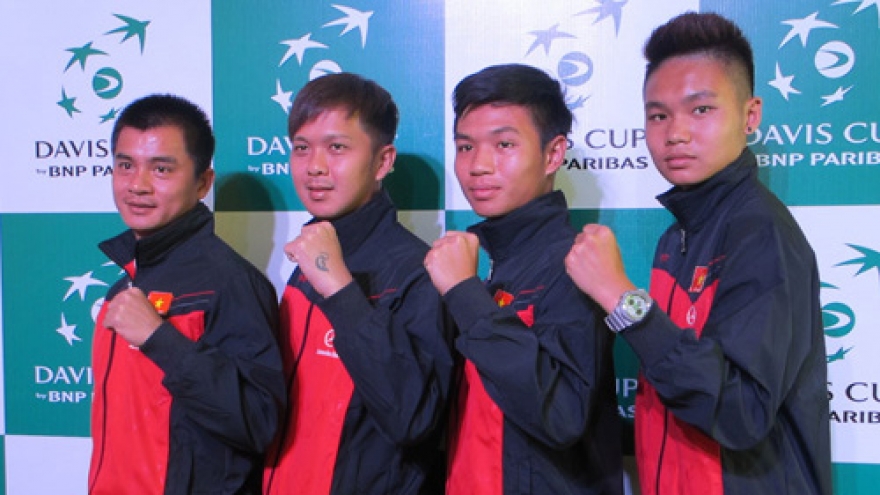 Local tennis players train abroad
