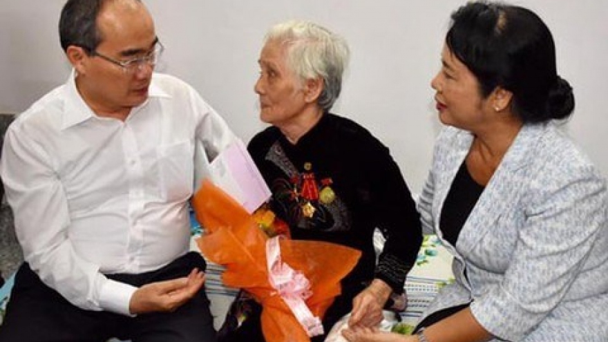 HCM City brings warm Tet to policy beneficiaries, poor people
