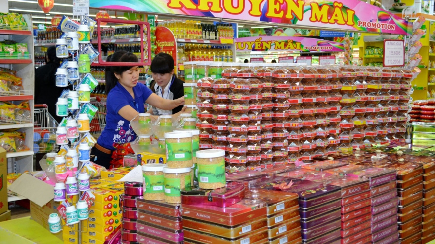 Retailers commit to hold line on Tet holiday prices