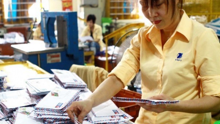 Tet keeps post office, delivery firms busy