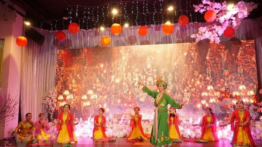 Vietnamese community in Canada, Czech Republic celebrates Tet