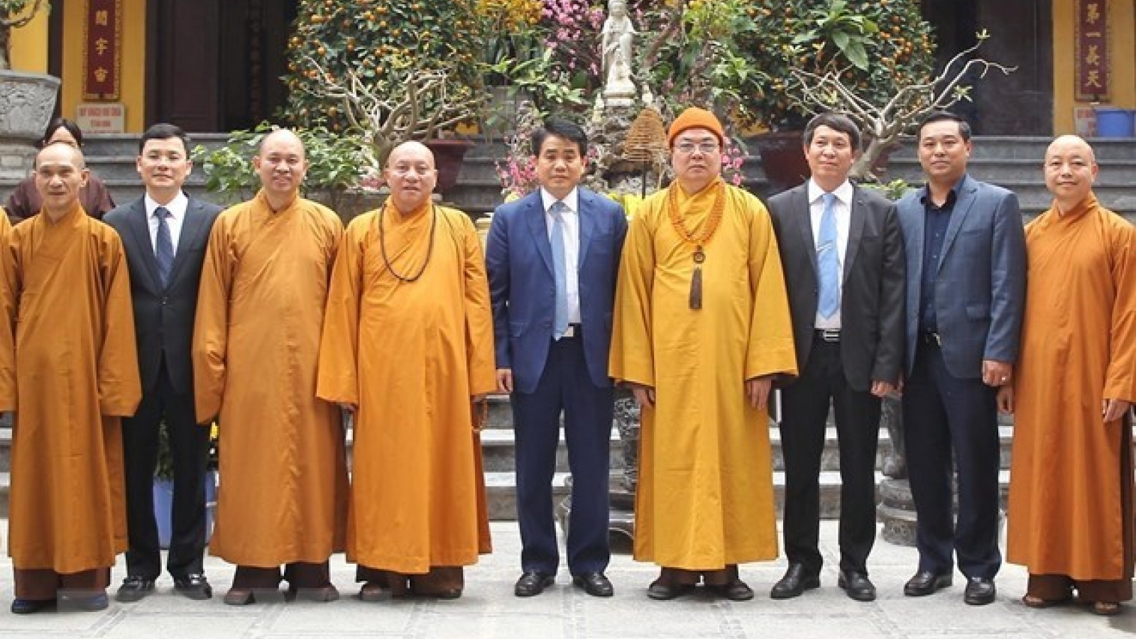 Hanoi leader extends Tet greetings to Vietnam Buddhist Sangha