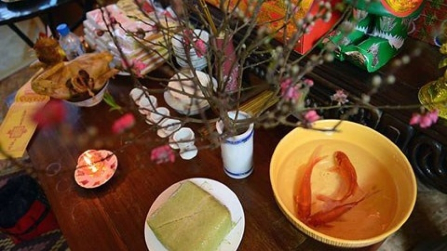Tet traditions honour Kitchen Gods