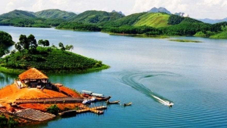 PM approves development plan for Thac Ba Lake tourist site