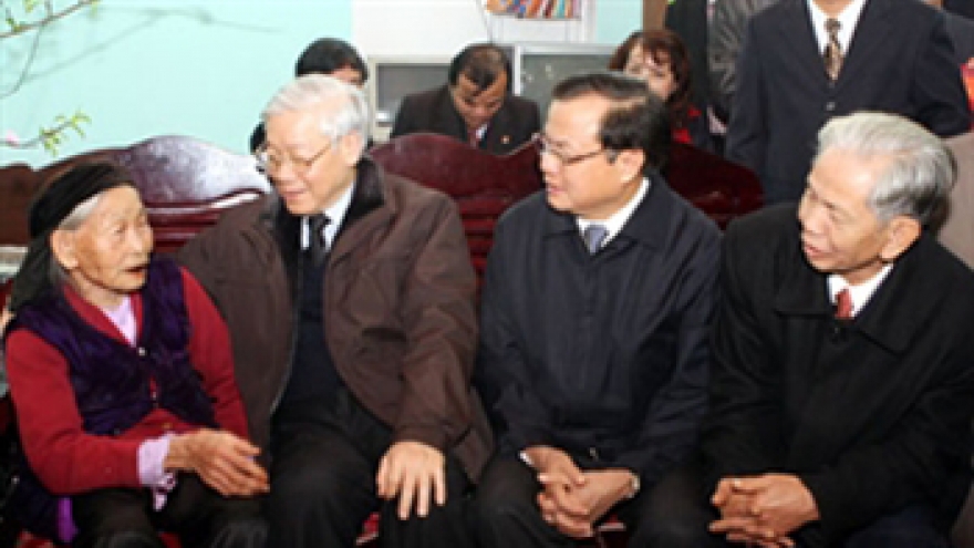 Party leader pays New Year visit to Thach That