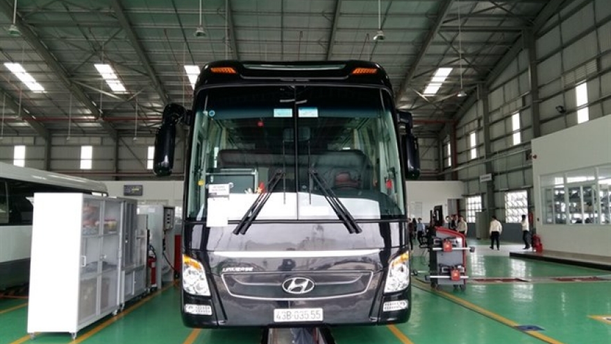Thaco opens smart truck, bus showroom