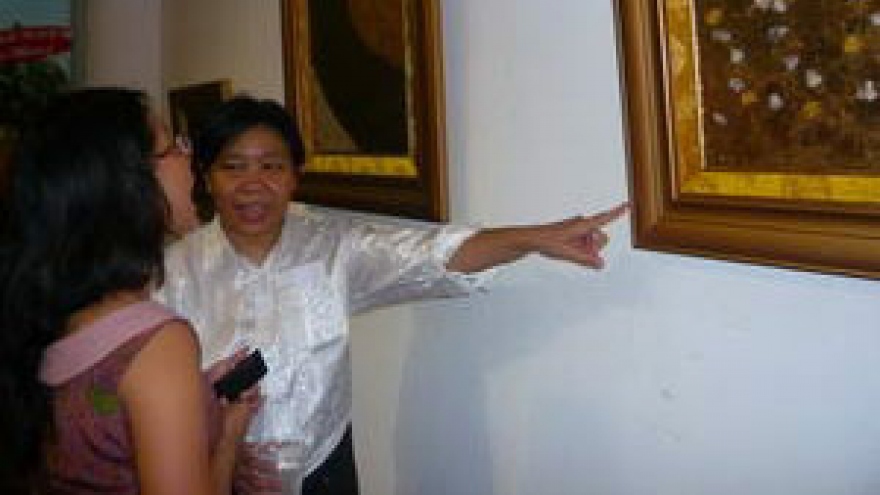 Thai diplomat keen on Vietnam lacquer painting