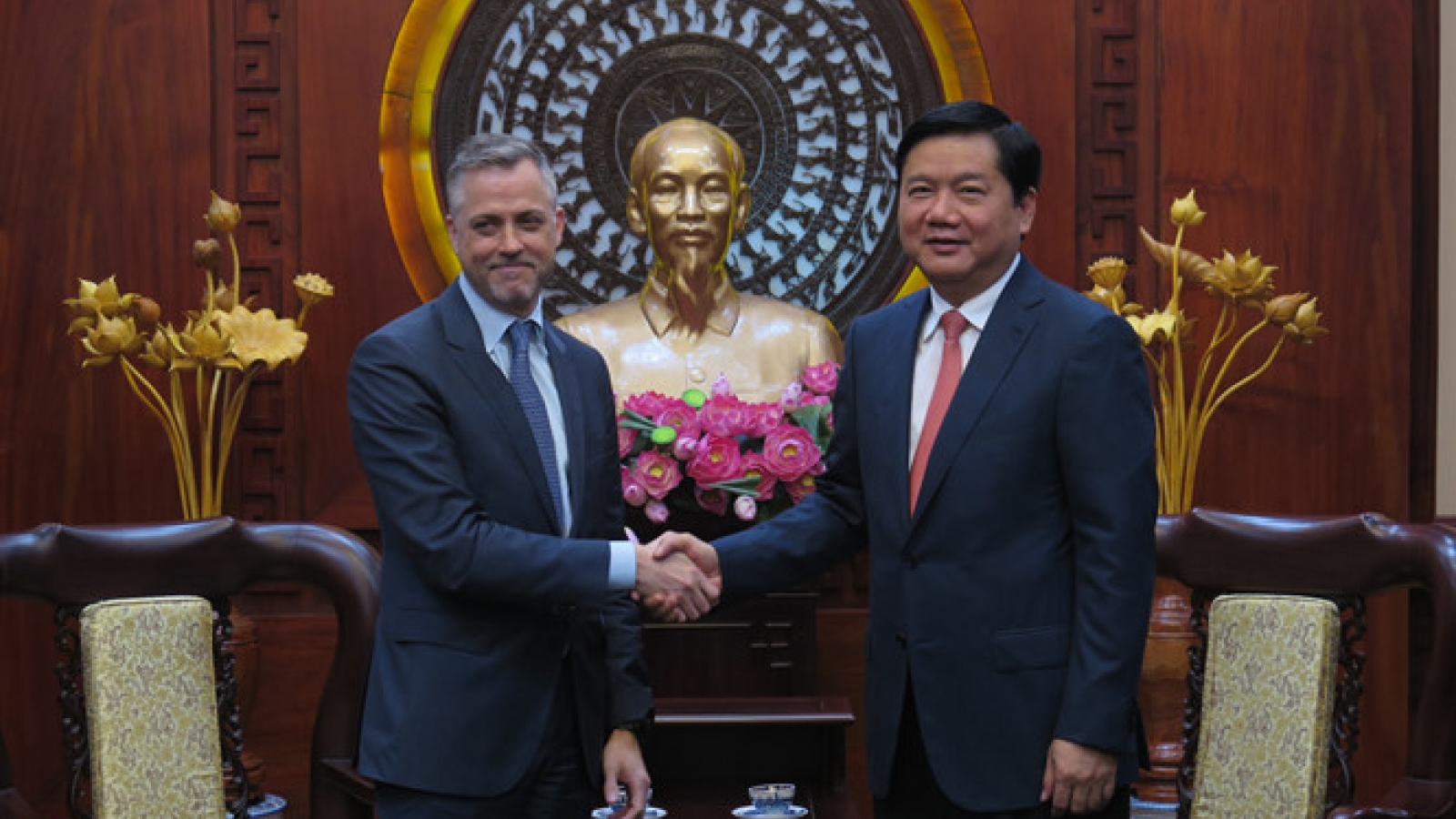 HCM City to join hand with Microsoft in e-government development