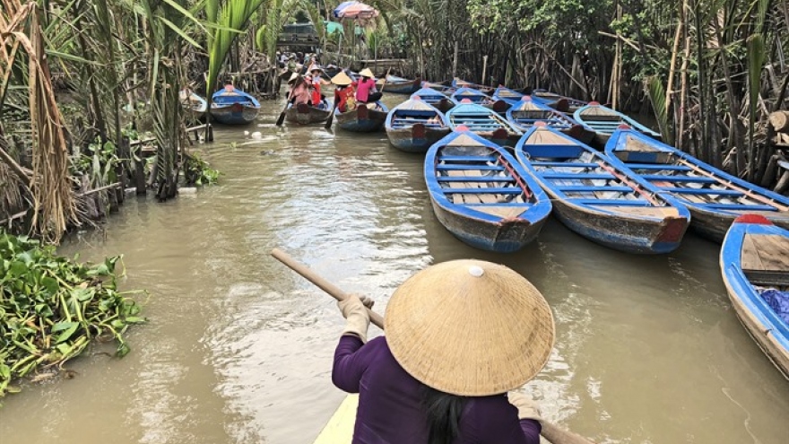 Get lost on garden islets of the Mekong Delta 