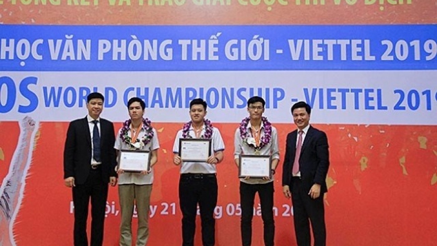 Three Vietnamese students to compete at Microsoft Office’s final rounds
