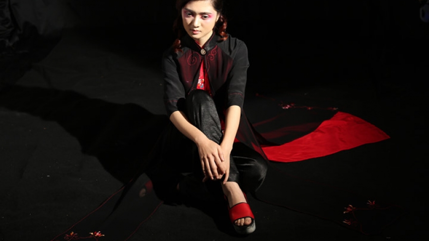 Xuan Thu launches new collection themed – Hearts of Fire