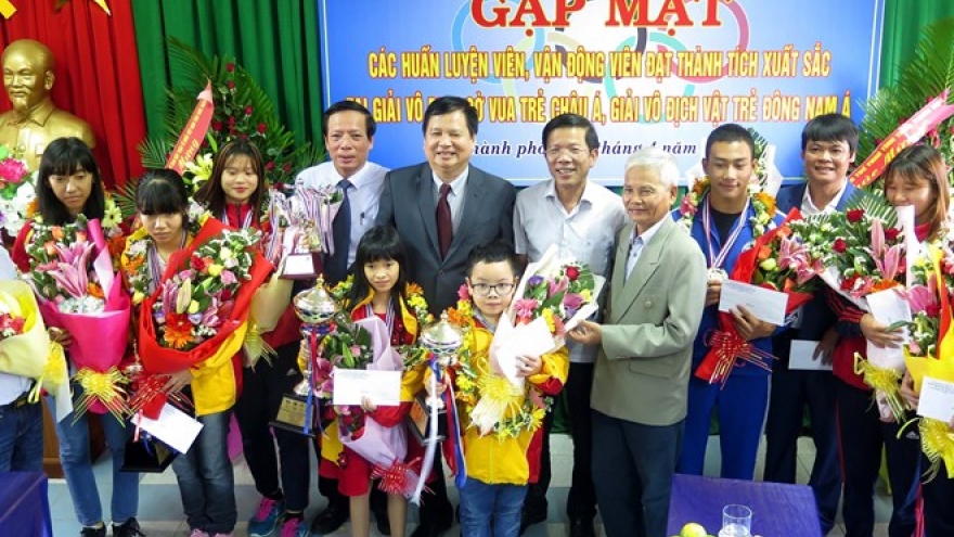 Thua Thien-Hue commends athletes with exceptional performance