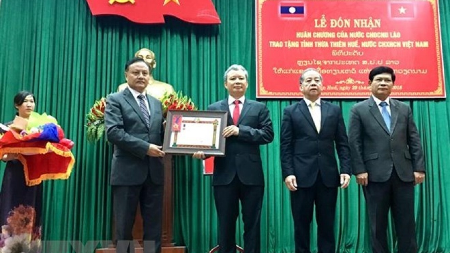 Thua Thien-Hue receives Laos’ Labour Order