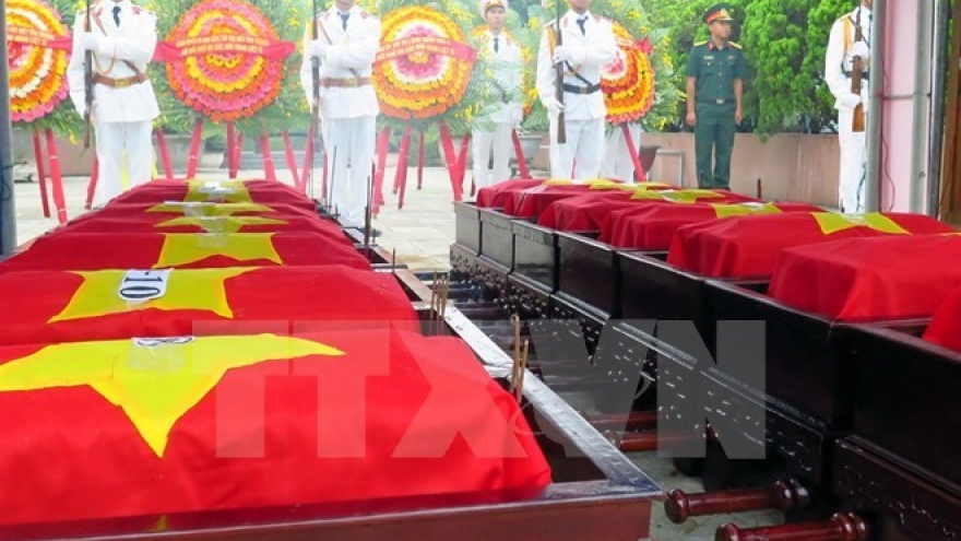 Thua Thien-Hue: remains of fallen soldiers in Laos reburied
