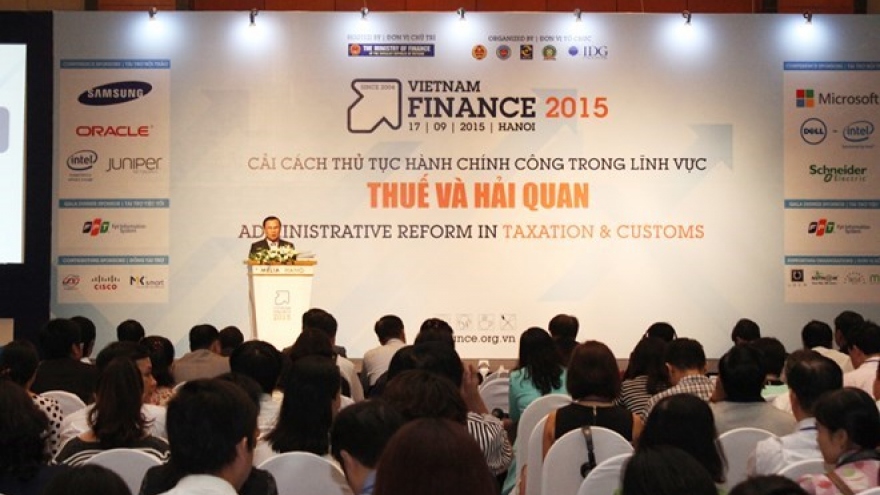 Finance conference gets underway in Hanoi