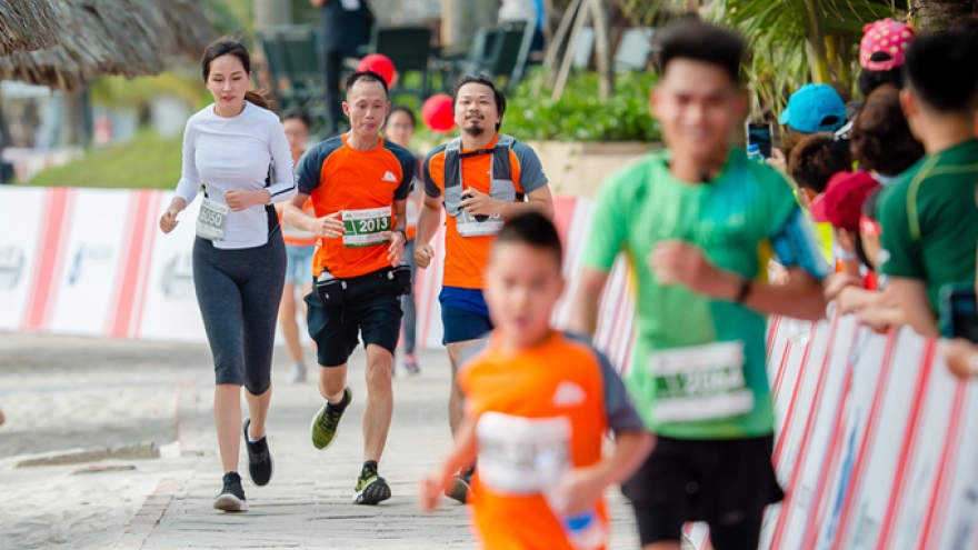 Former Miss Vietnam joins charity marathon for poor kids