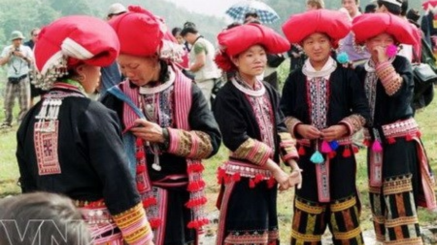 Red Dao ethnic people boast 'stealing' festival