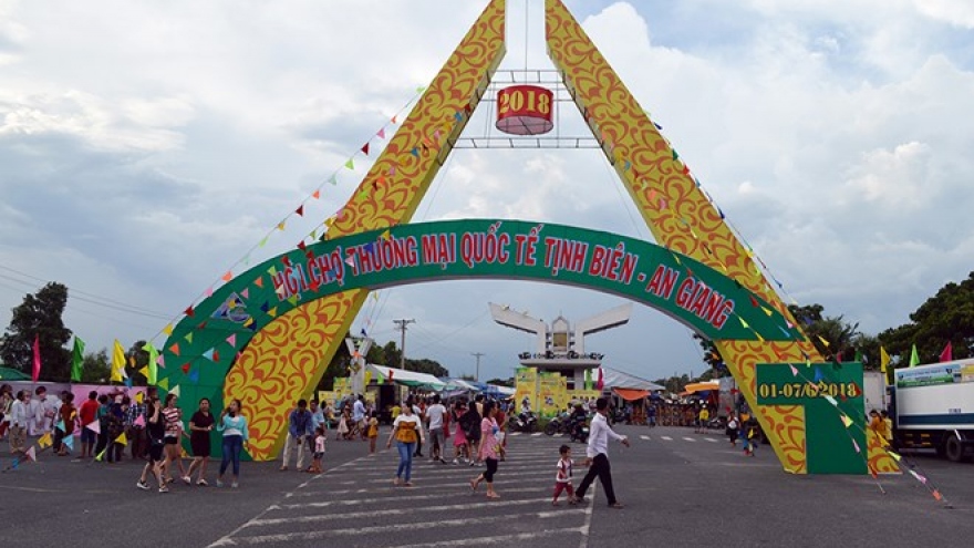 Tinh Bien – An Giang international trade fair opens