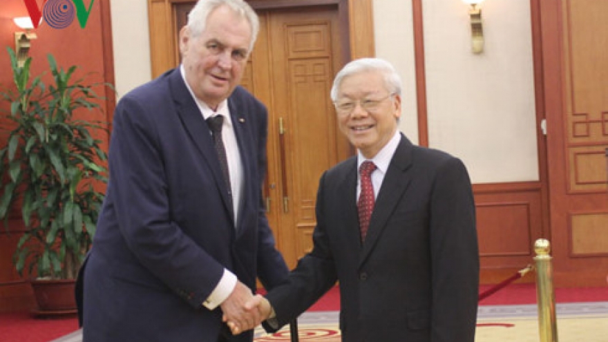 Party, NA leaders host Czech President