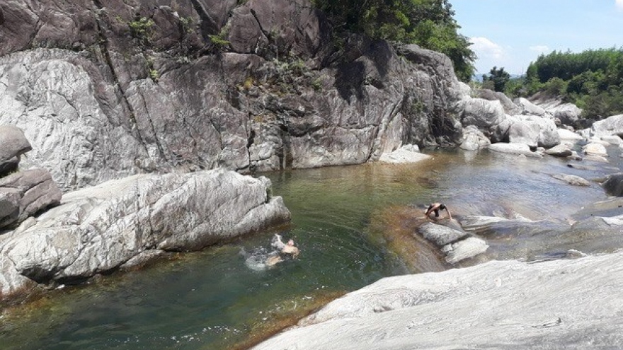 Tra Boi Stream – hidden charm of Quang Ngai province