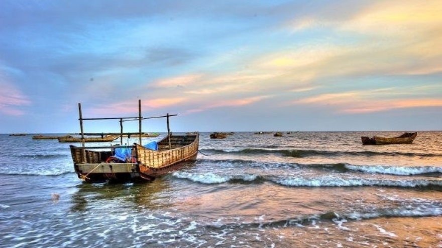 Quang Ninh develops Tra Co national tourism site