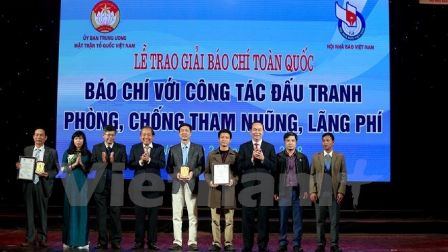 Journalists honoured for anti-corruption efforts