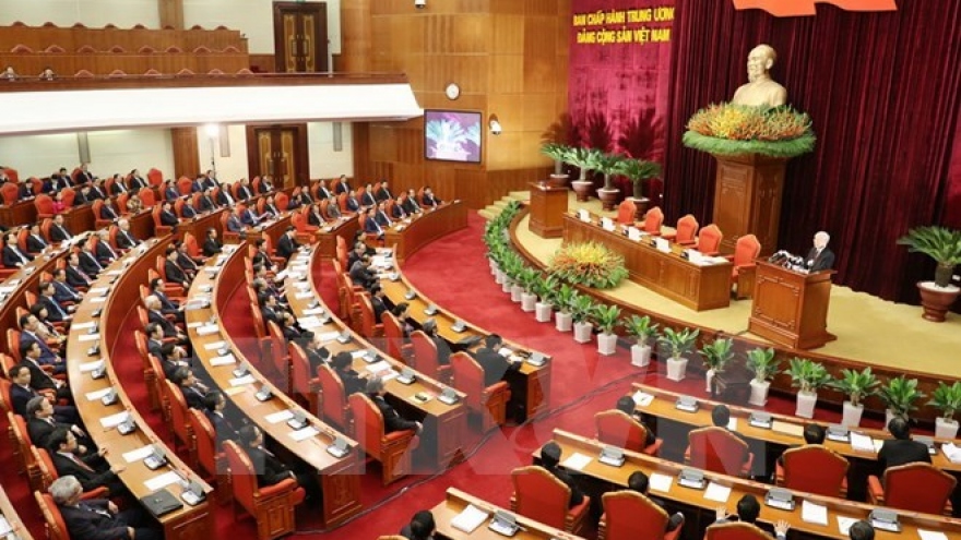 Party Central Committee’s 5th meeting issues three resolutions on economy