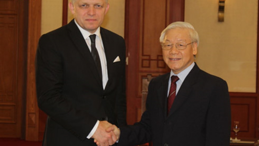 Vietnamese senior leaders host Slovakian PM