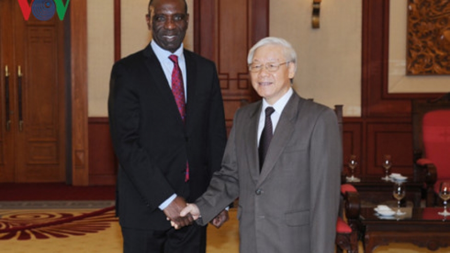 Party leader hosts Mozambican Prime Minister 