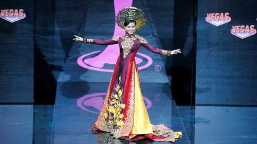 National costumes shine at 2013 Miss Universe contest