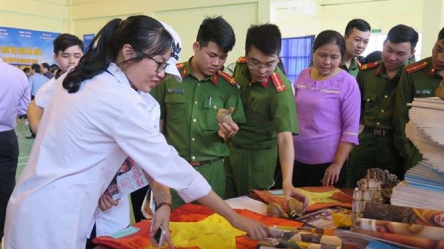 Gallery showcases sovereignty over offshore island