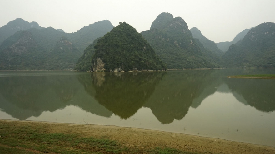Tuy Lai lake – small Ha Long Bay in Hanoi