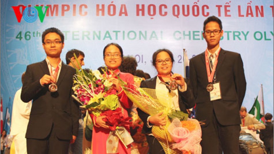Hanoi to honour outstanding students 
