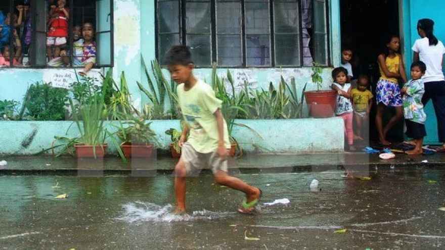 Philippines: Typhoon Melor kills three, affects millions