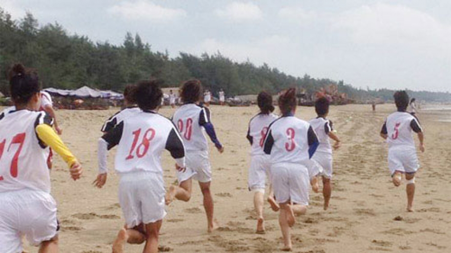 Women footballers leave for AFF Cup